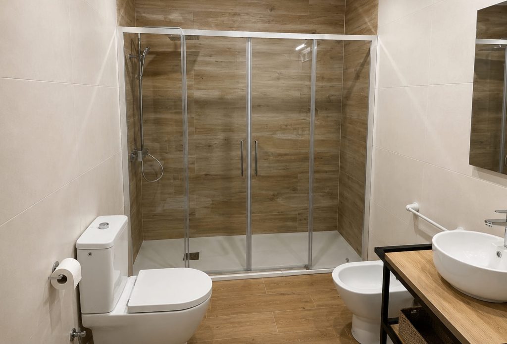 bathroom 217-horizontal (1)
